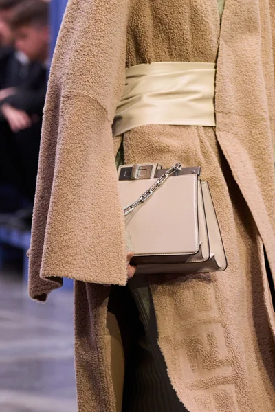 Look 2